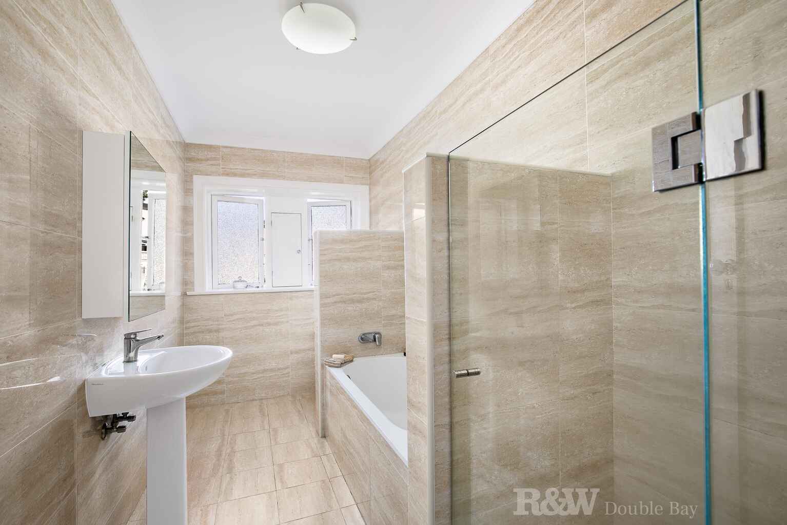 3/1 Aston Gardens Bellevue Hill