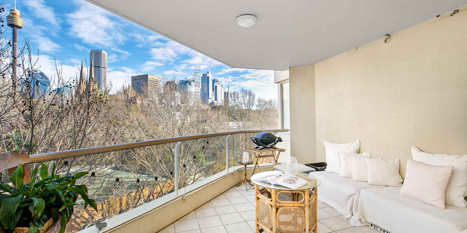 402/63 Crown Street Woolloomooloo