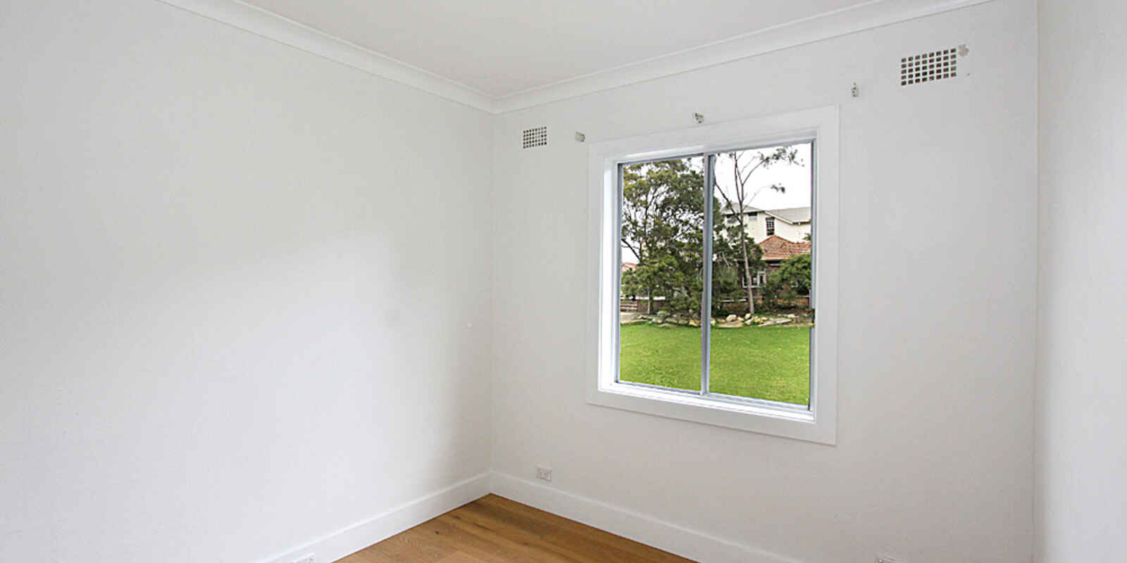 10/15 Wellington Street Bondi