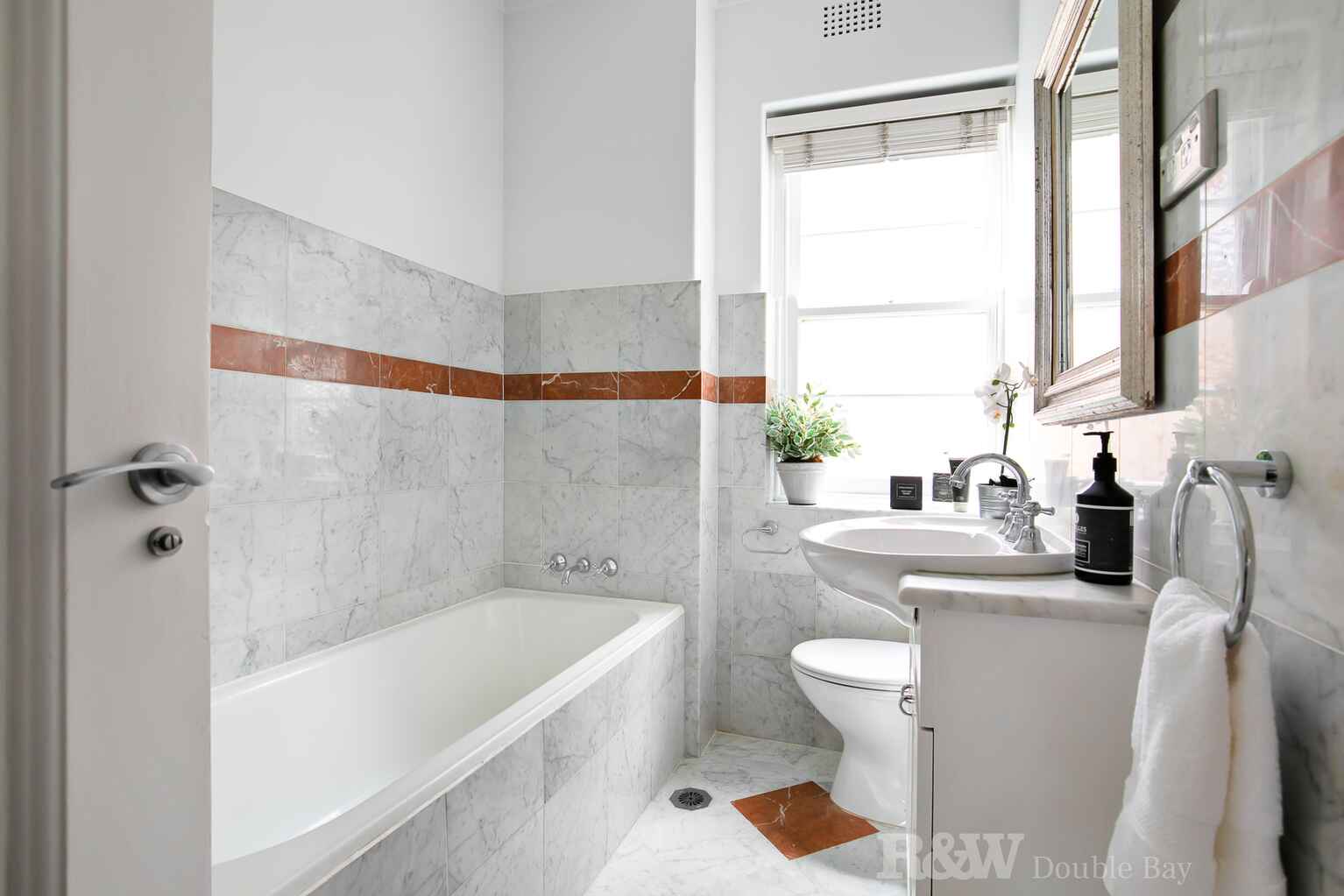 3/1 Caledonian Road Rose Bay