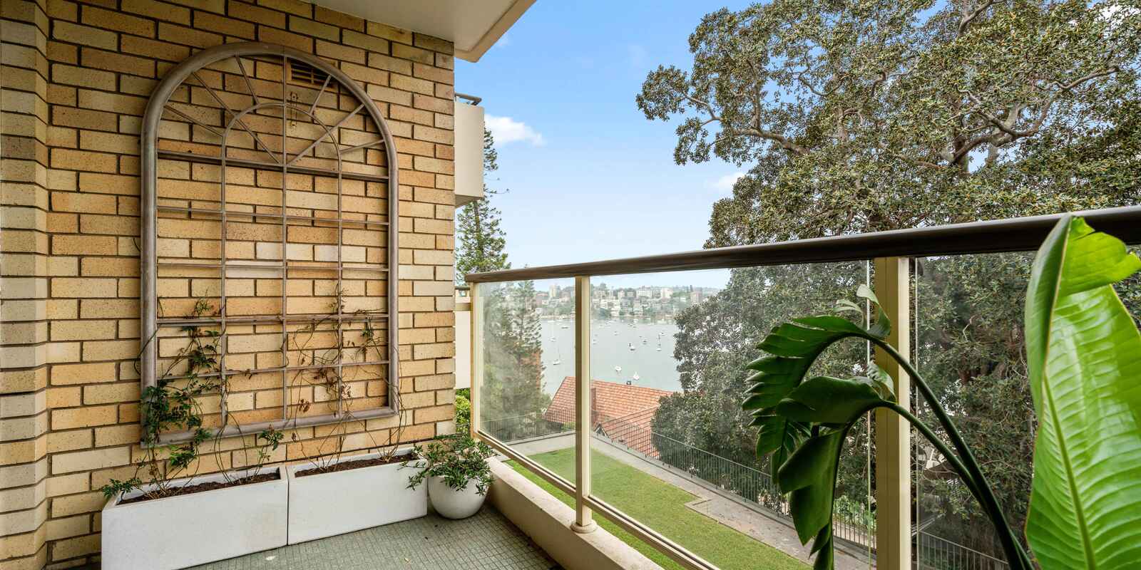 11/16-18 Eastbourne Road Darling Point