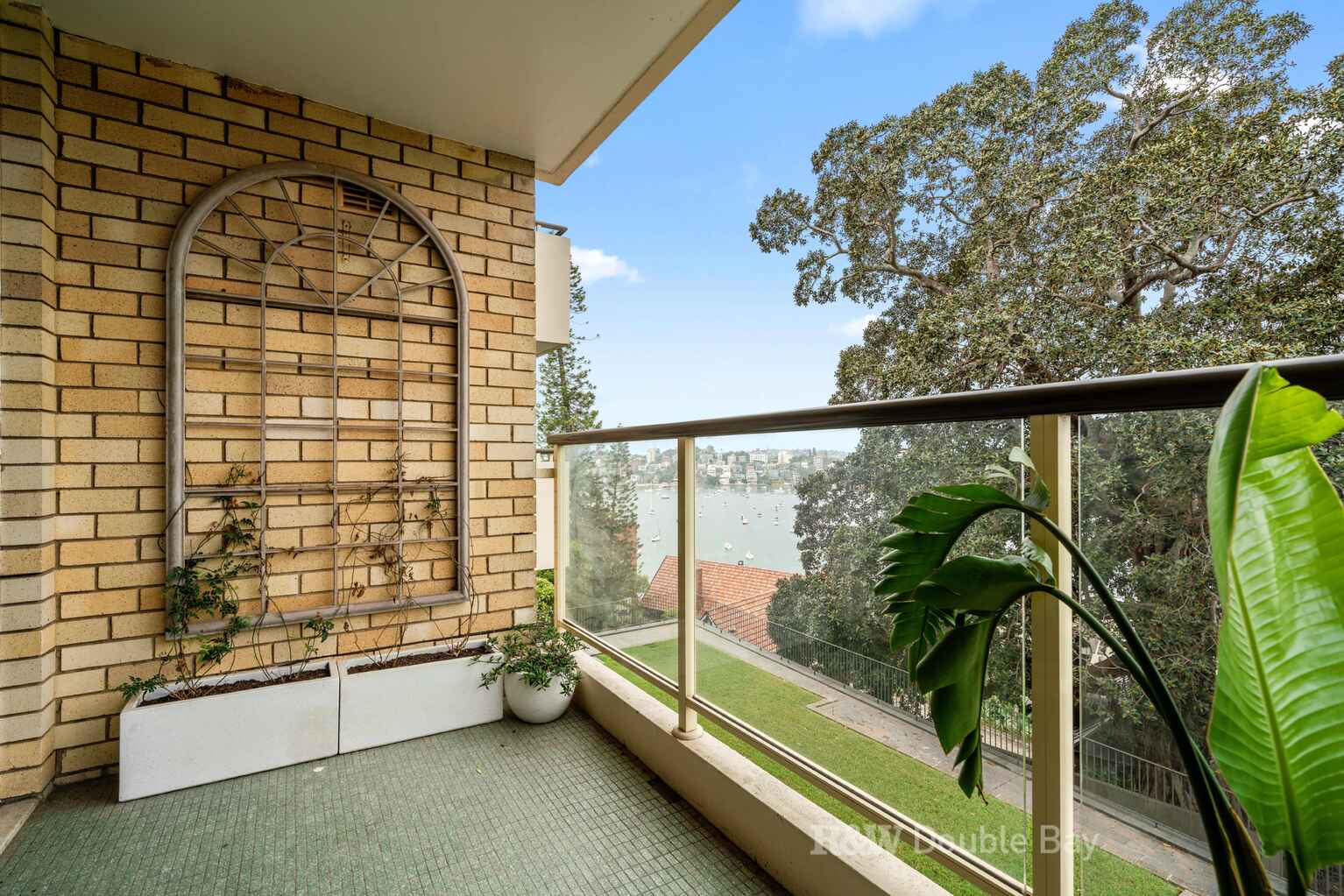 11/16-18 Eastbourne Road Darling Point