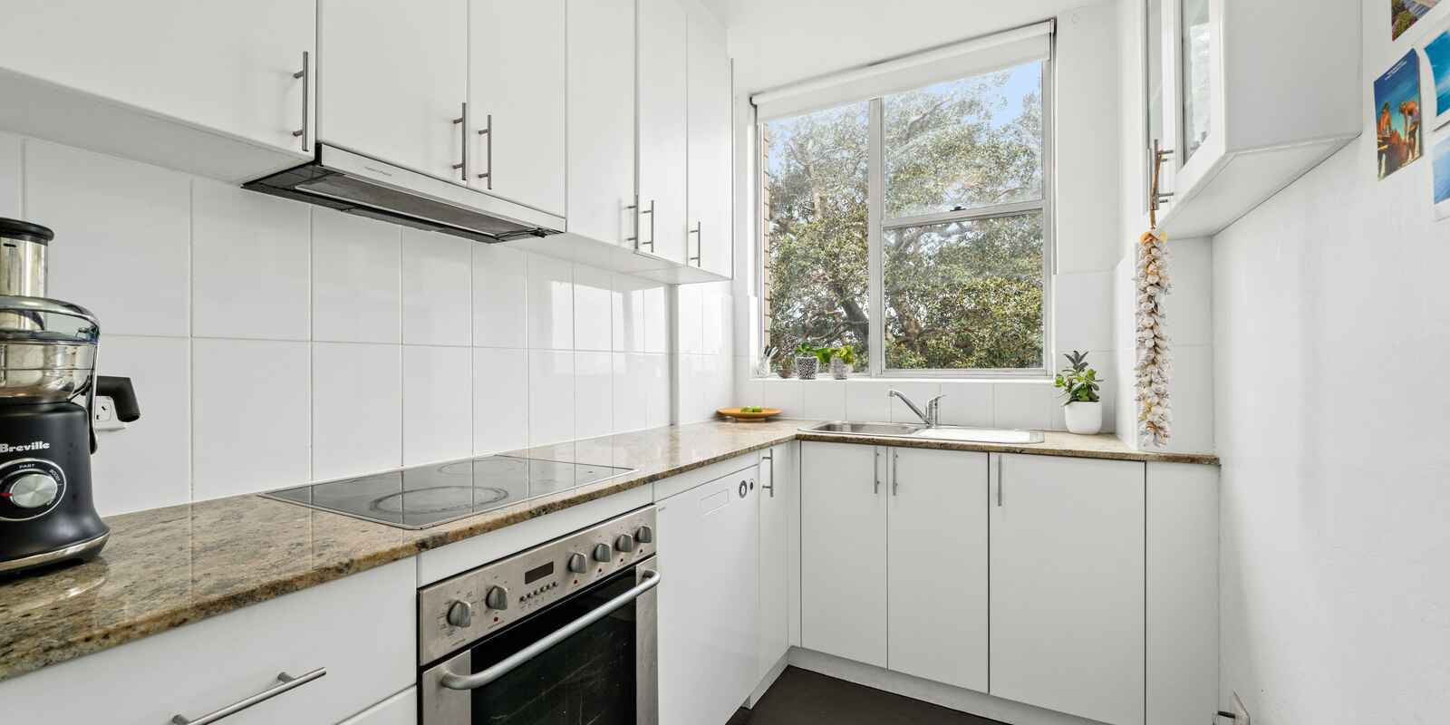 11/16-18 Eastbourne Road Darling Point