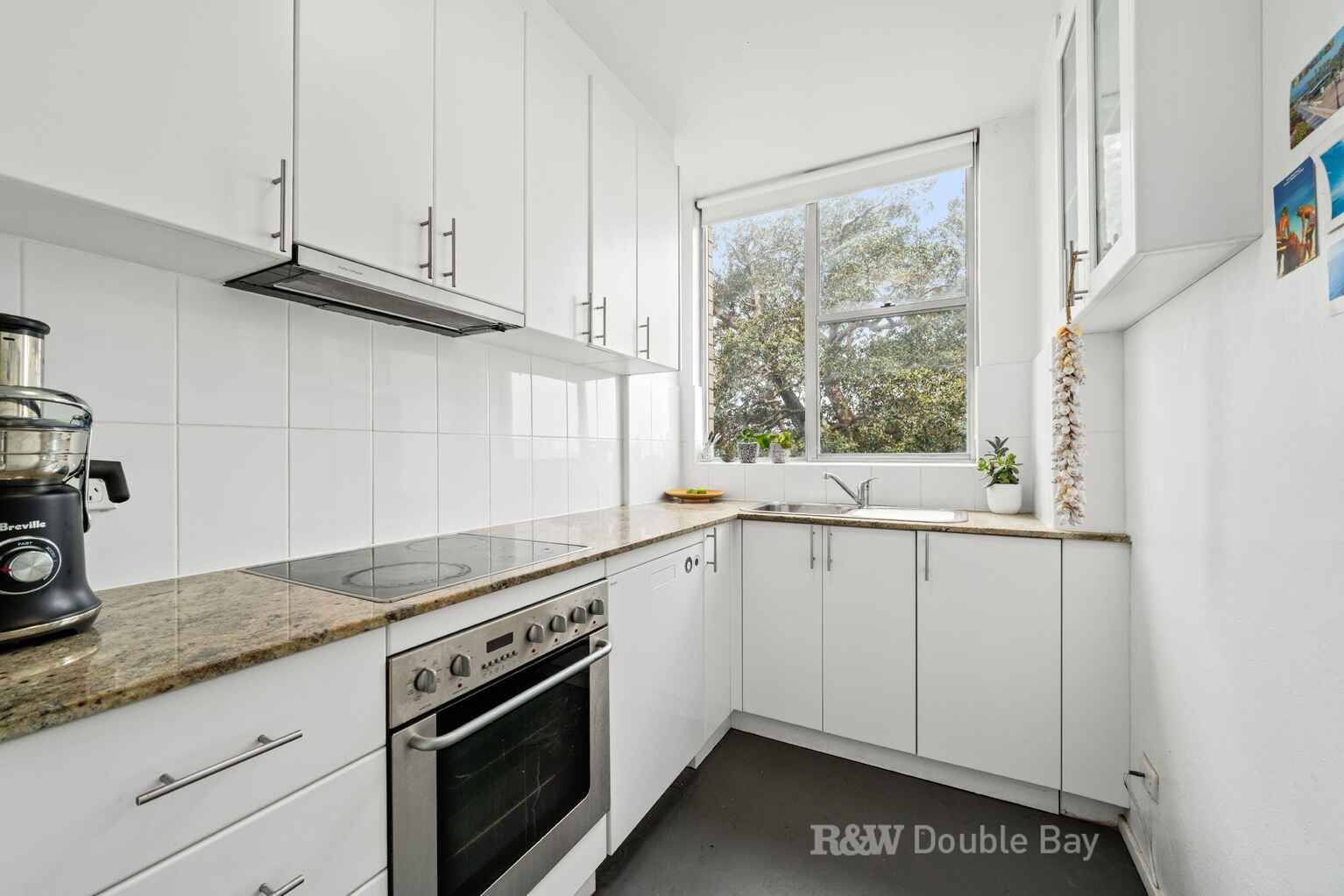 11/16-18 Eastbourne Road Darling Point