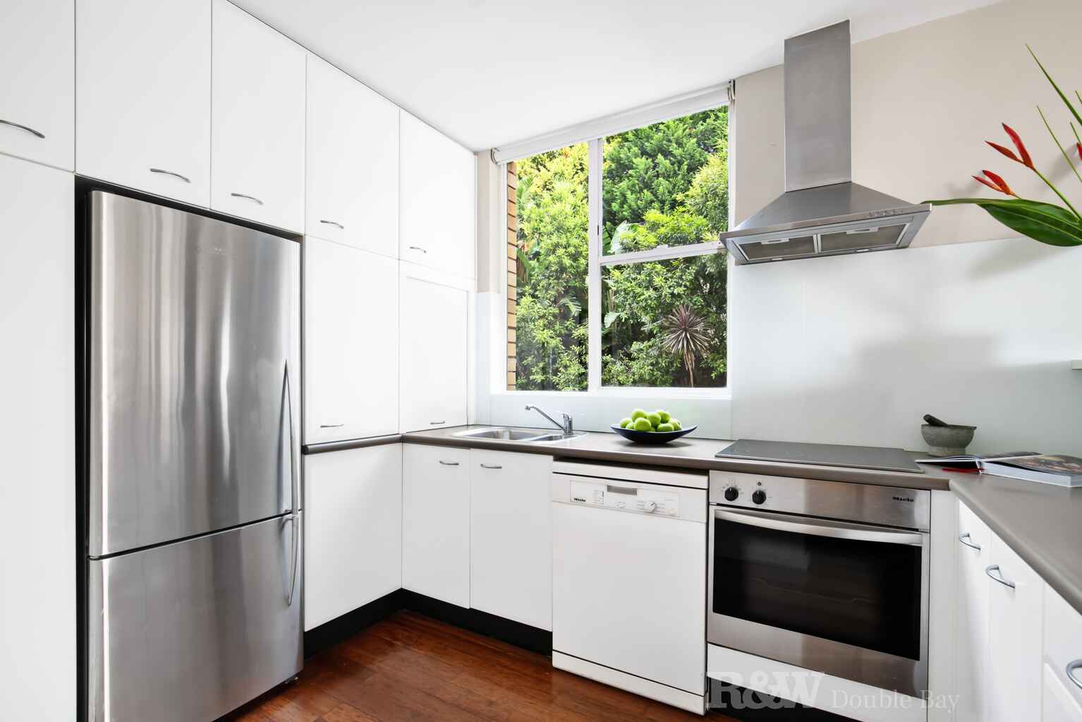 9/16-18 Eastbourne Road Darling Point