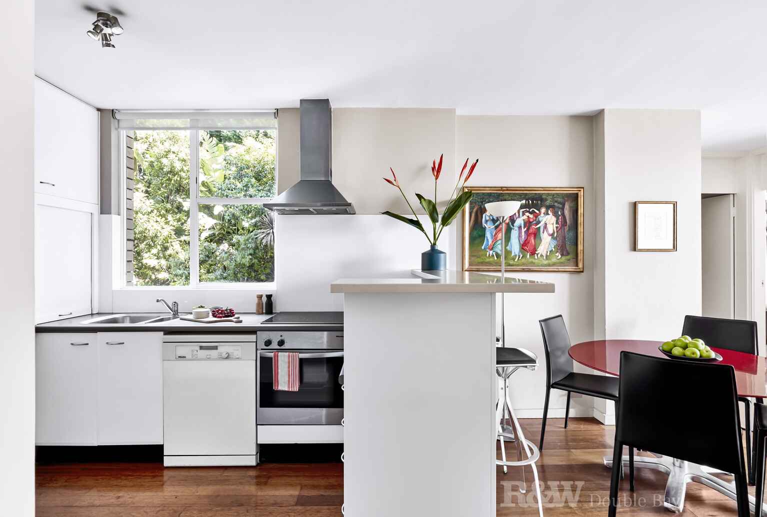 9/16-18 Eastbourne Road Darling Point