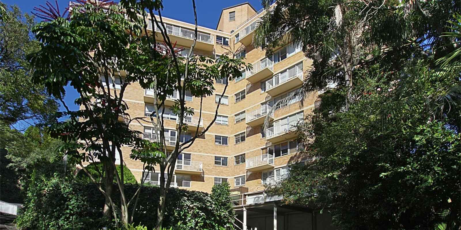 16/105A Darling Point Road Darling Point