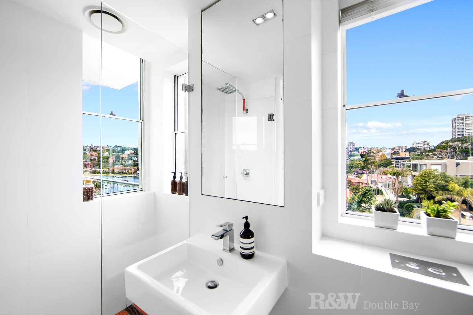 P2/35a Sutherland Crescent Darling Point