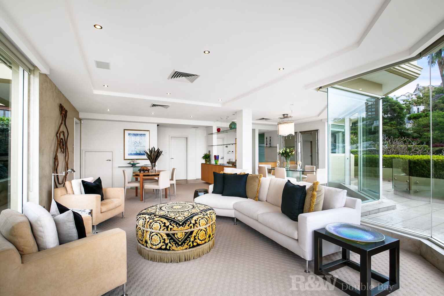 3/10 Longworth Avenue Point Piper