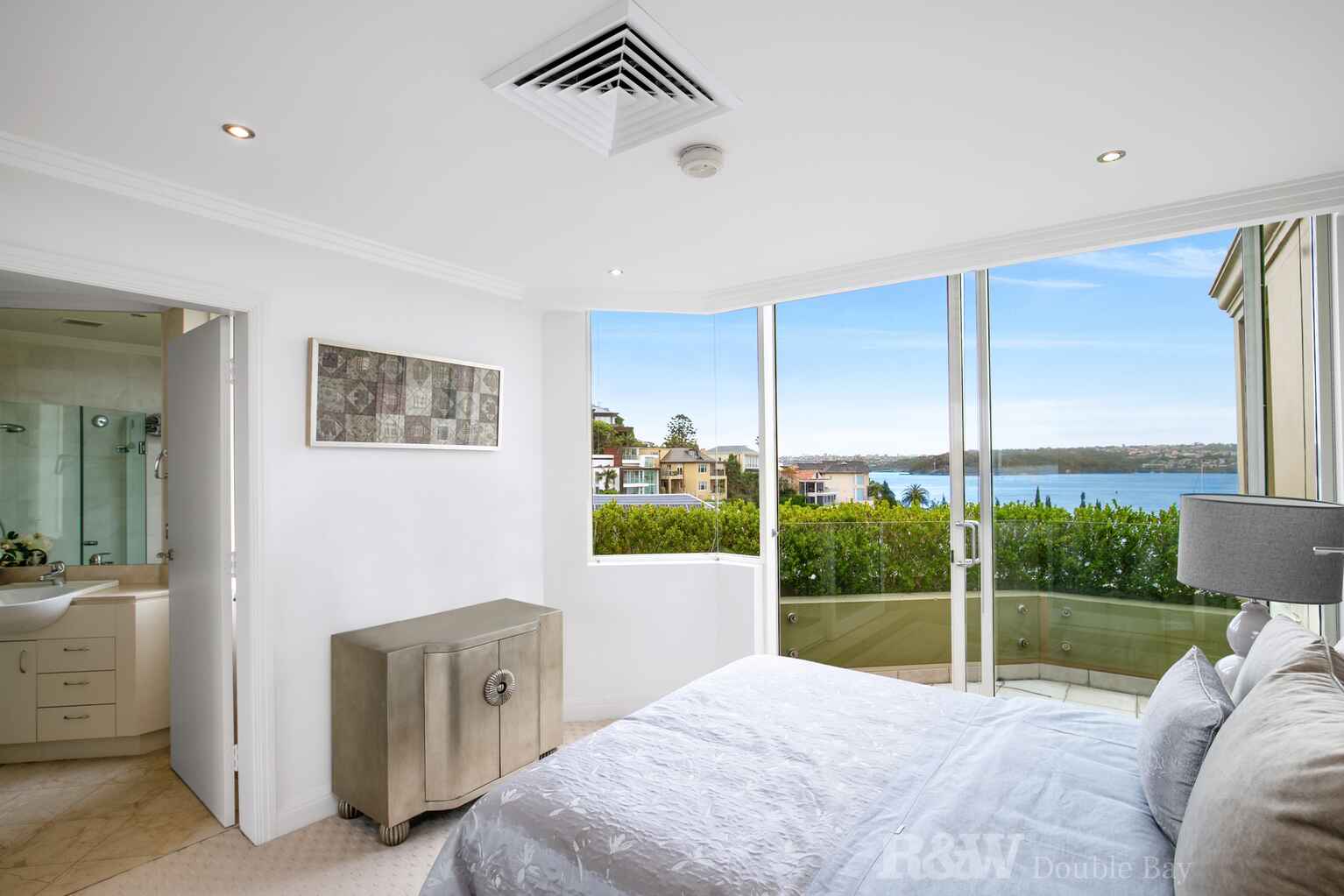 3/10 Longworth Avenue Point Piper