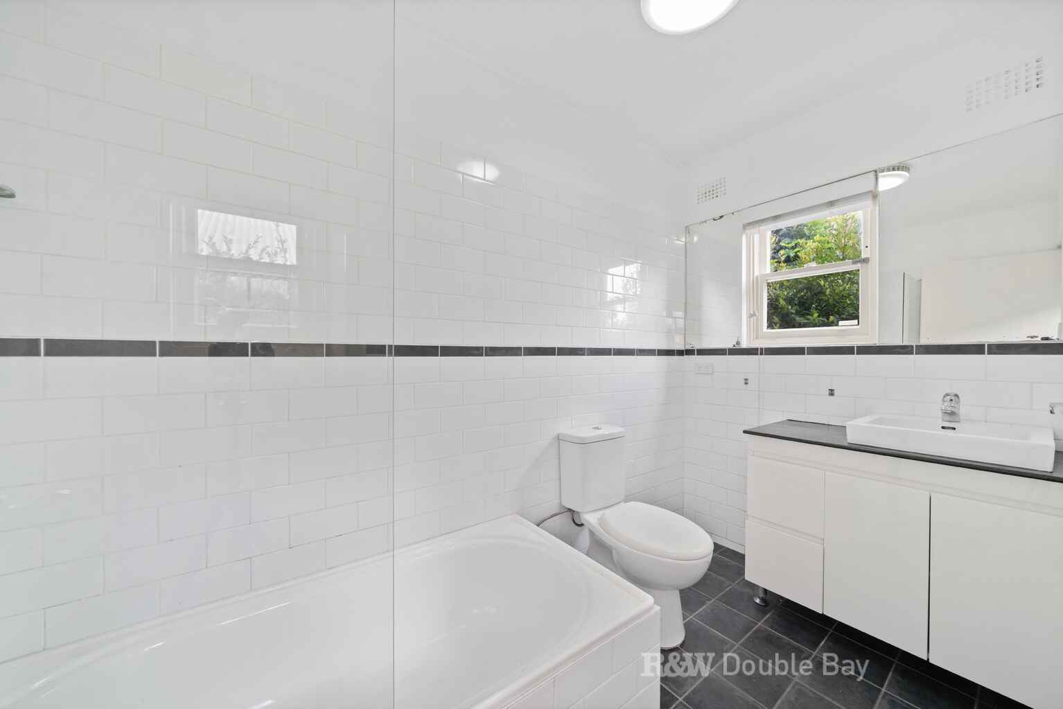 24 Queen Road Paddington