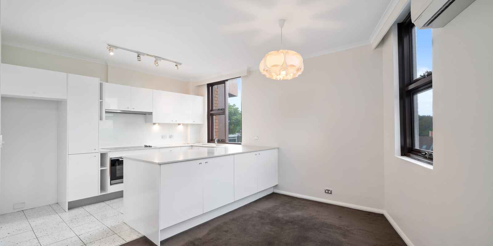 5B/2 Cook Road Centennial Park