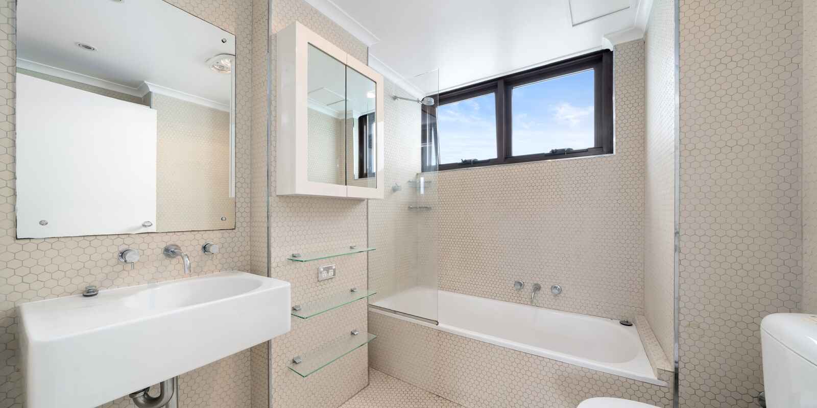 5B/2 Cook Road Centennial Park