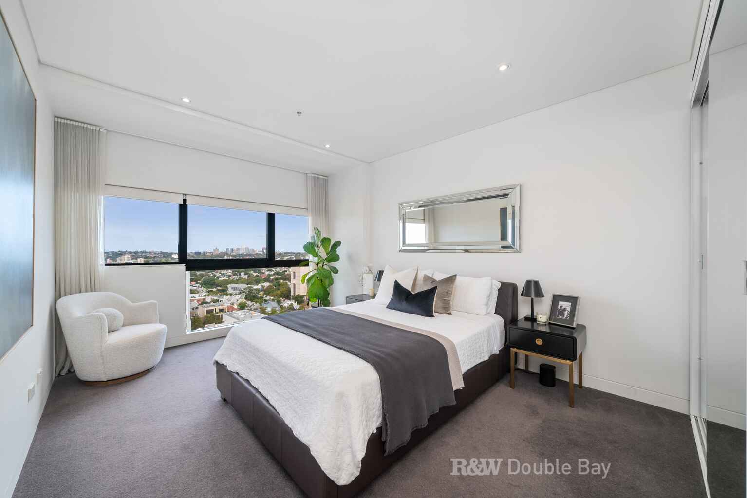 2304/184 Forbes Street Darlinghurst