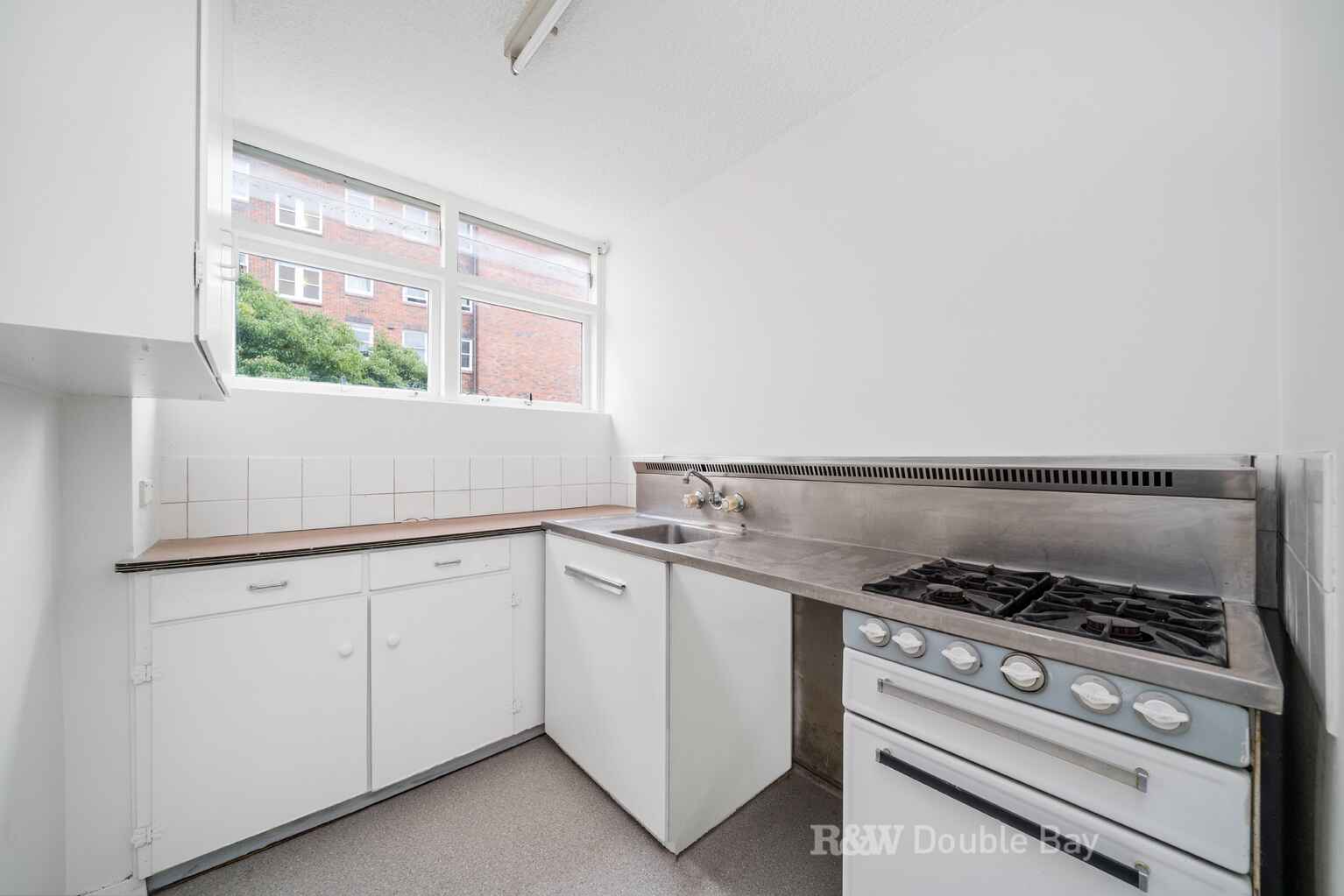 51/5-7 Esplanade  Elizabeth Bay