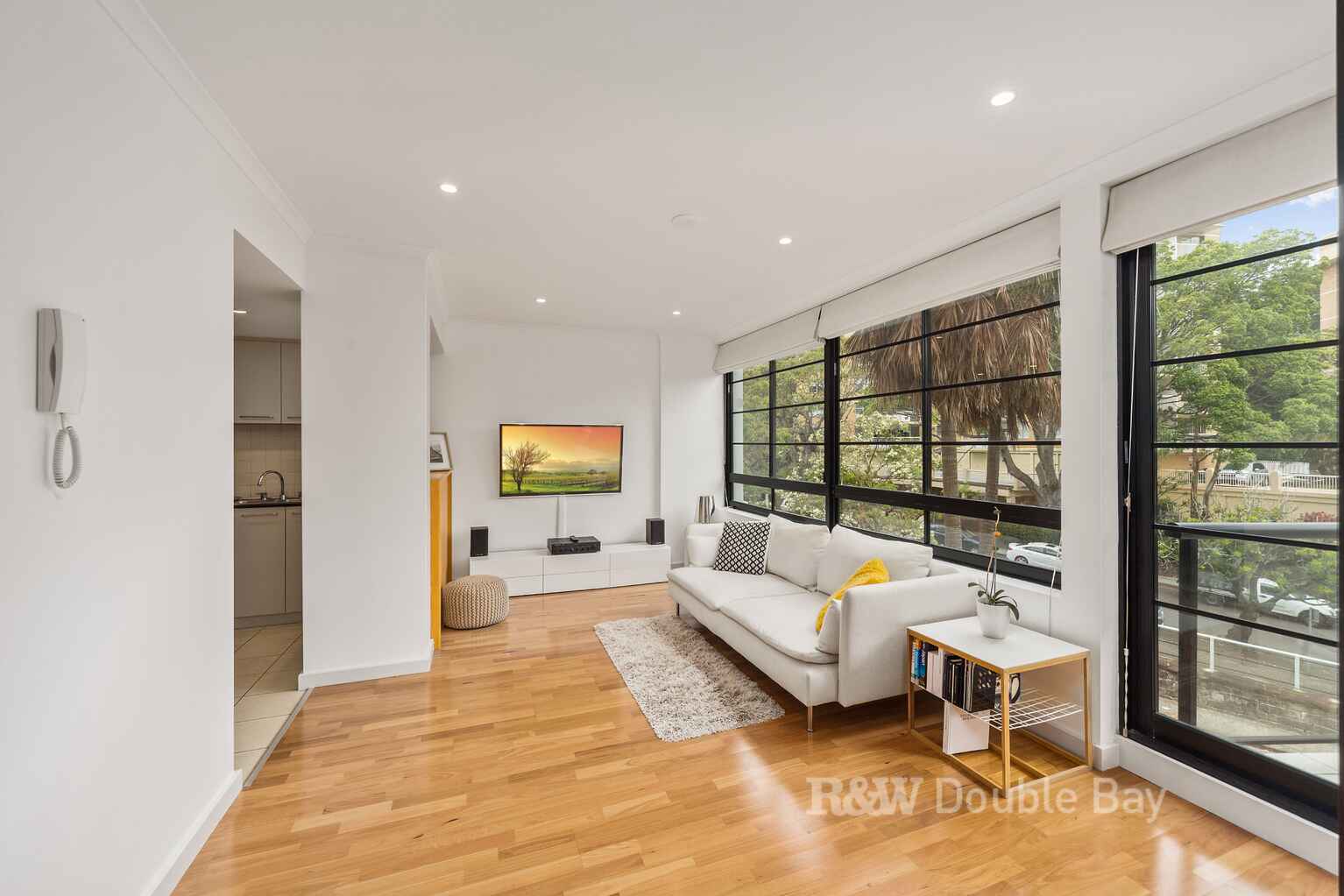 8/107 Darling Point Road Darling Point