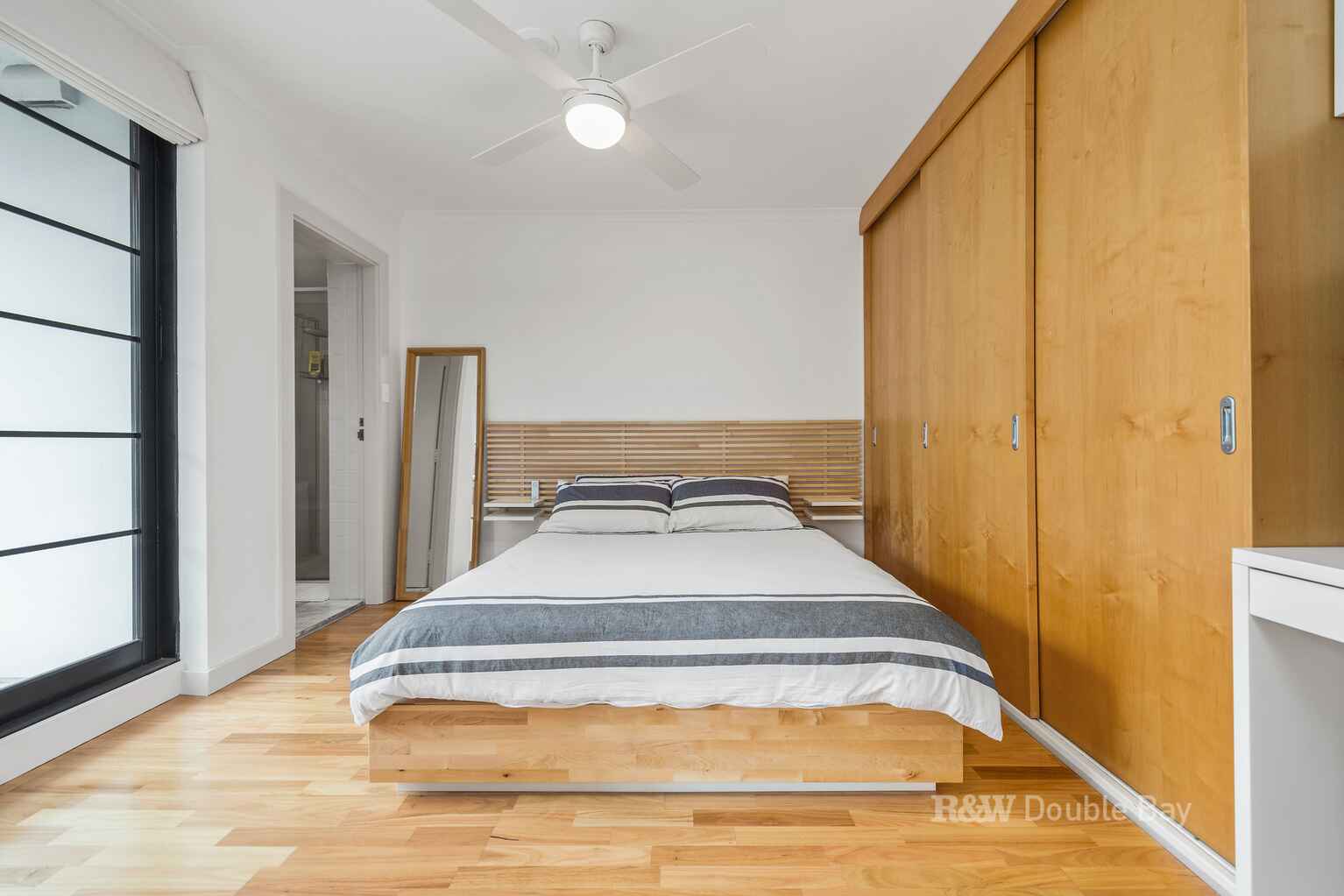 8/107 Darling Point Road Darling Point