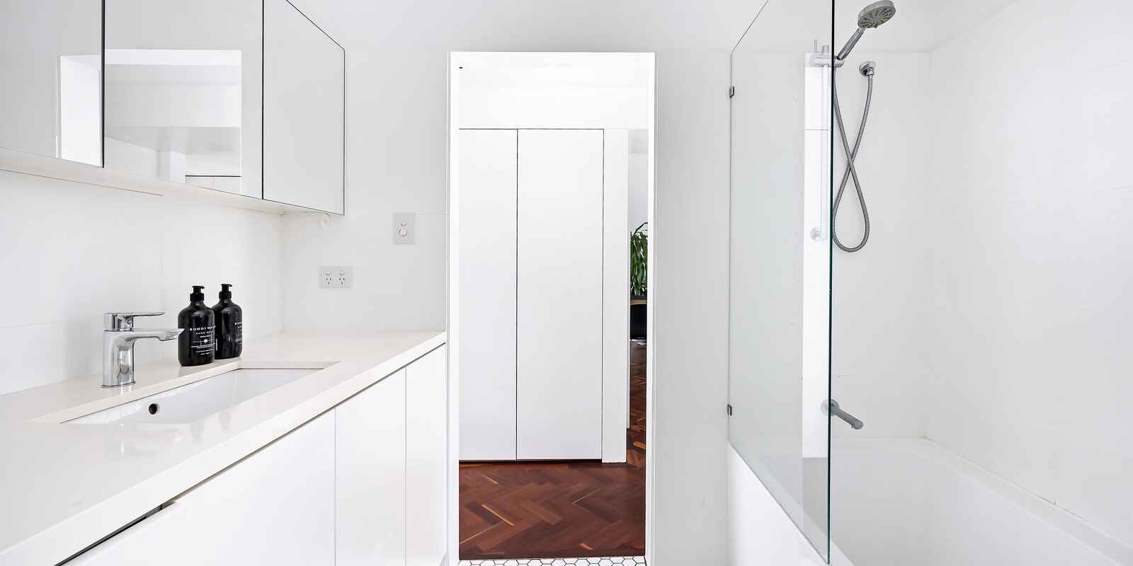 10/2 Annandale Street Darling Point