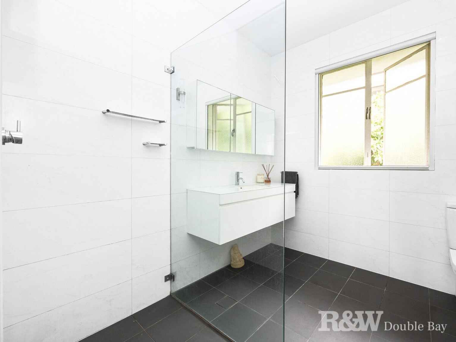 4/7 Annandale Street Darling Point