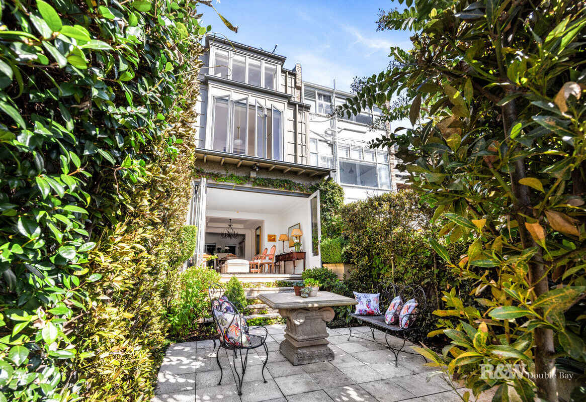 Sumptuous Paddington Terrace with Sun-Drenched Indoor/Outdoor Living & Views