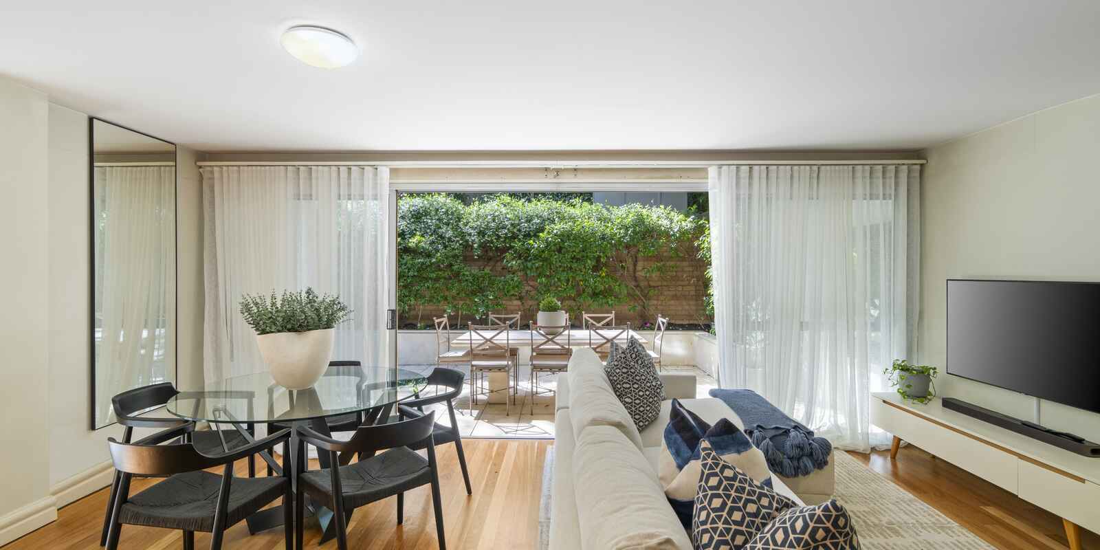 Denholm 5/54 Darling Point Road Darling Point Denholm 5/54 Darling Point Road Darling Point