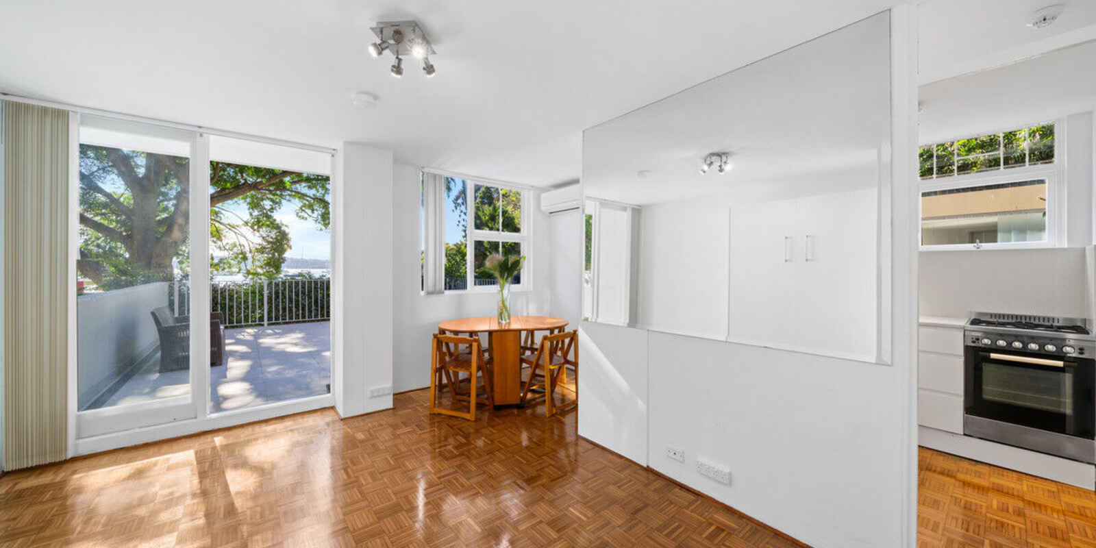 2/5-7 Esplanade Elizabeth Bay