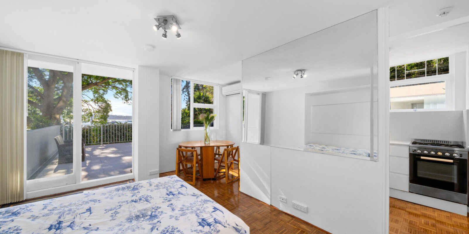 2/5-7 Esplanade Elizabeth Bay