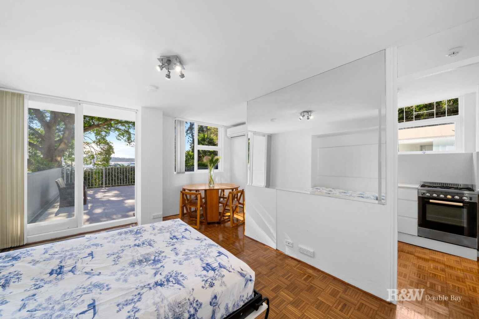 2/5-7 Esplanade Elizabeth Bay