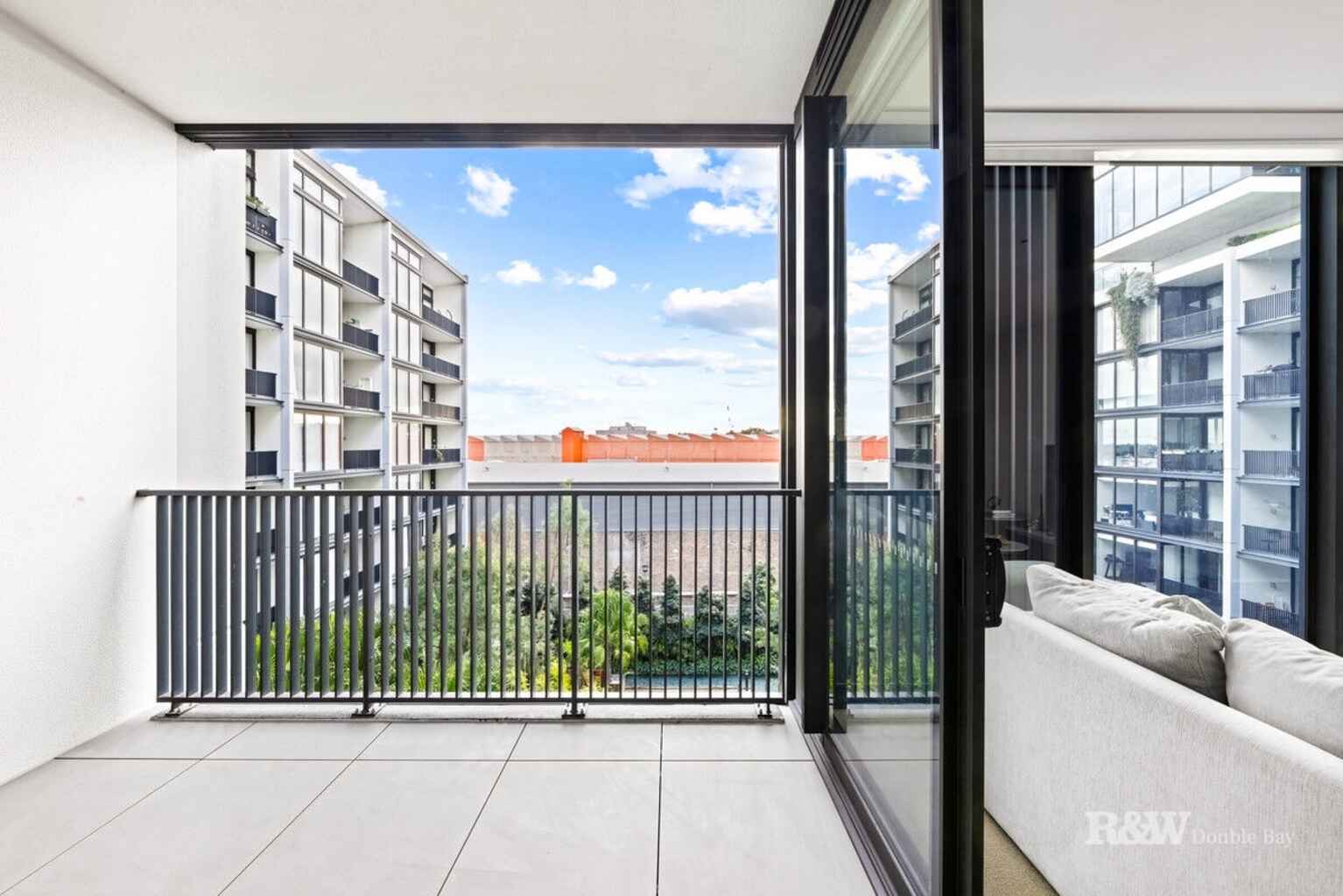 B602/20 O'Dea Avenue Waterloo