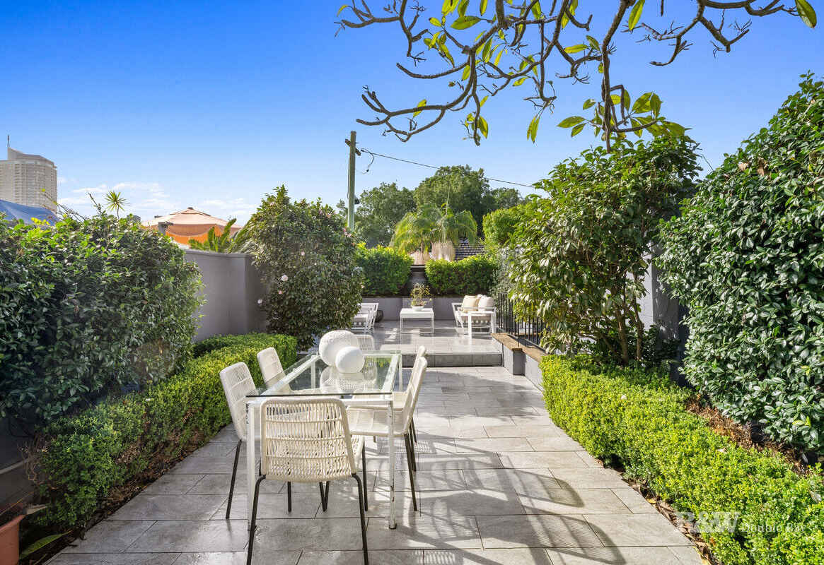 Sumptuous Victorian Terrace With Sun-Drenched North-Facing Entertainer’s Terrace