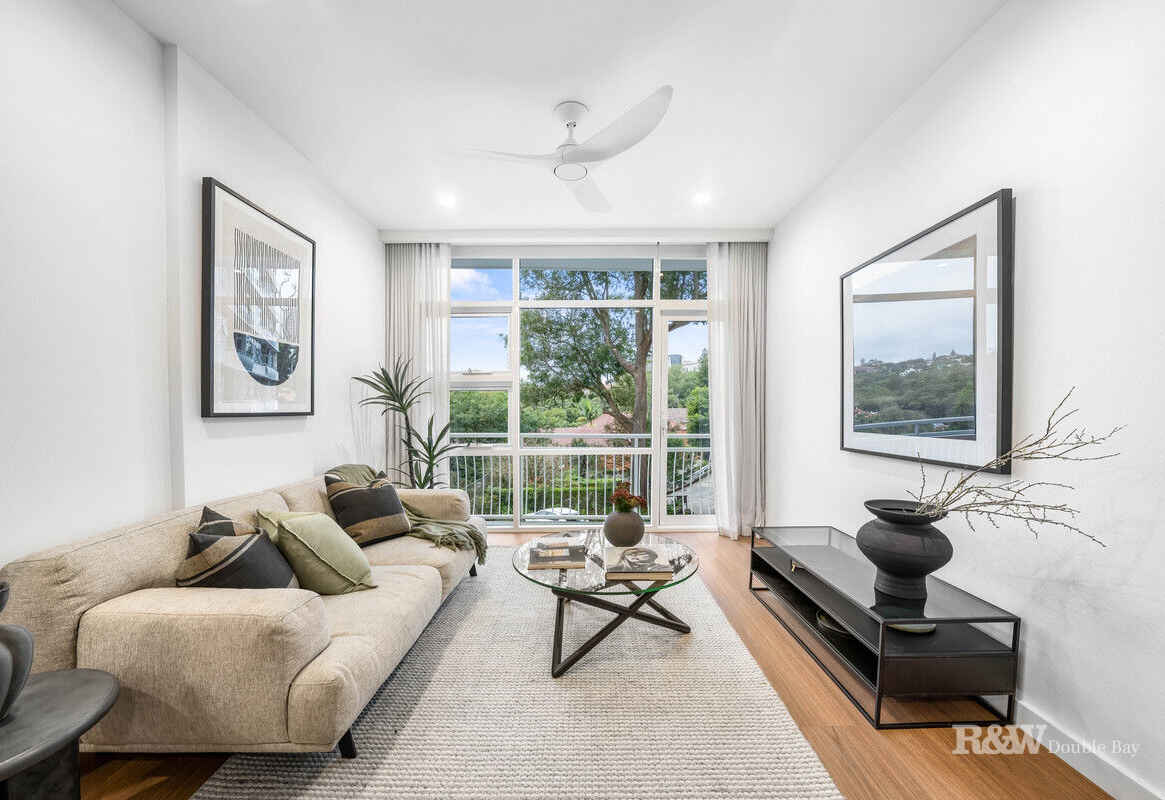 Immaculate Renovated Studio With Luxe Finishes And Sweeping Park Views