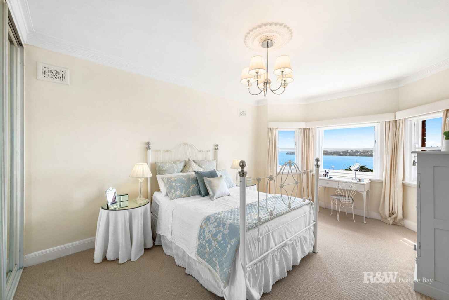 7/4 Aston Gardens Bellevue Hill