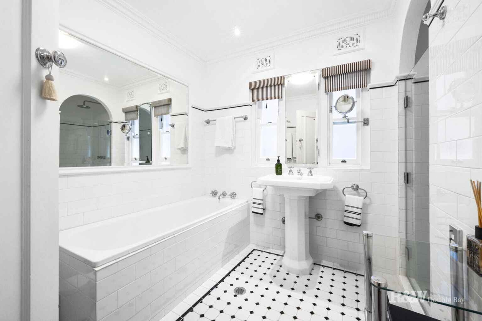 7/4 Aston Gardens Bellevue Hill