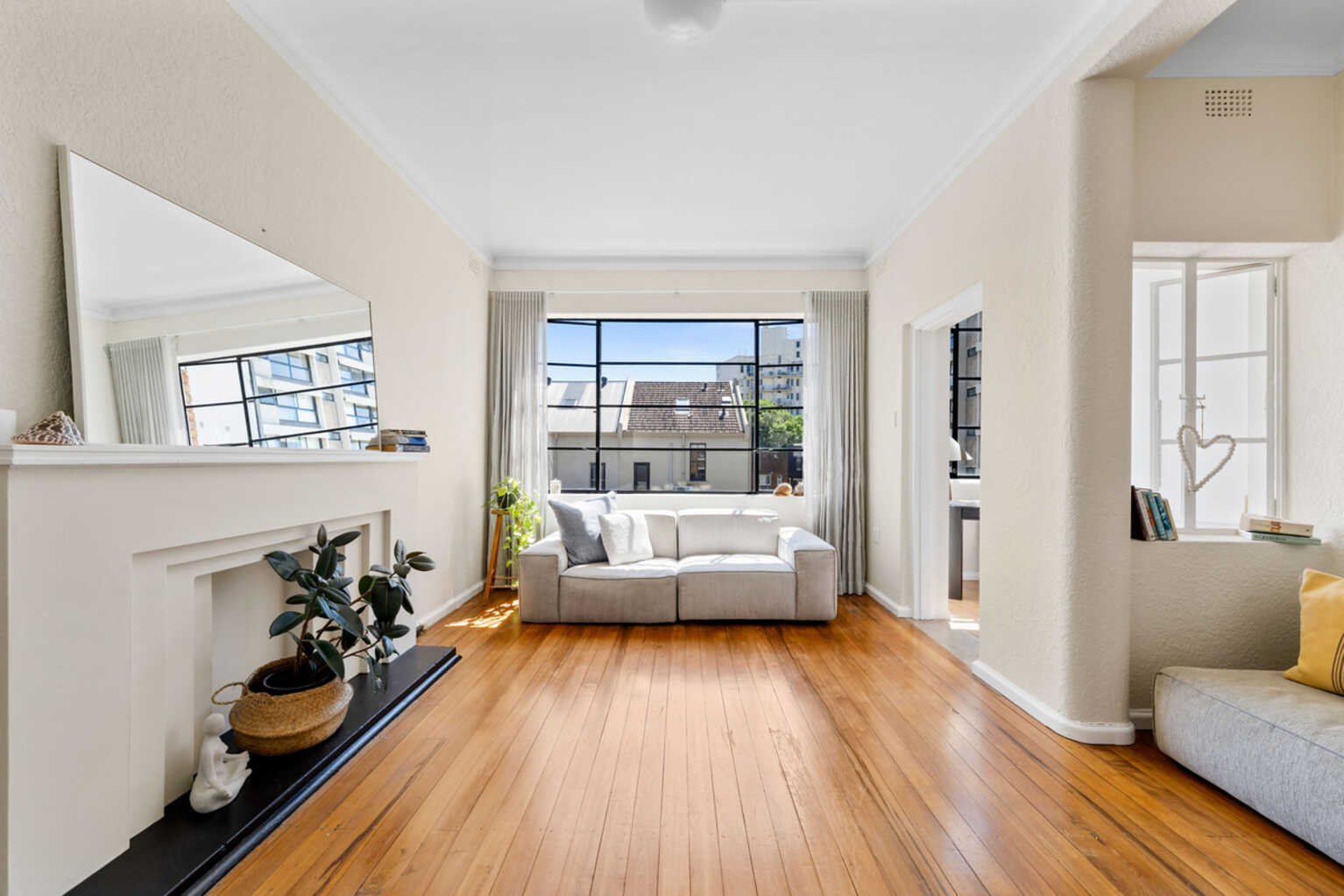 18/10C Challis Avenue Potts Point