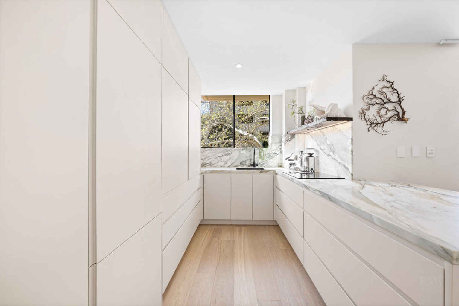 6/29-35 Roslyn Gardens Elizabeth Bay