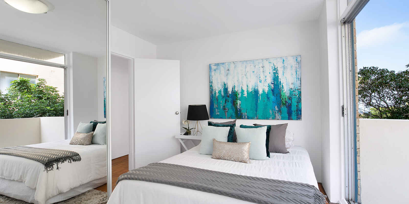 2/22 Glen Street Bondi